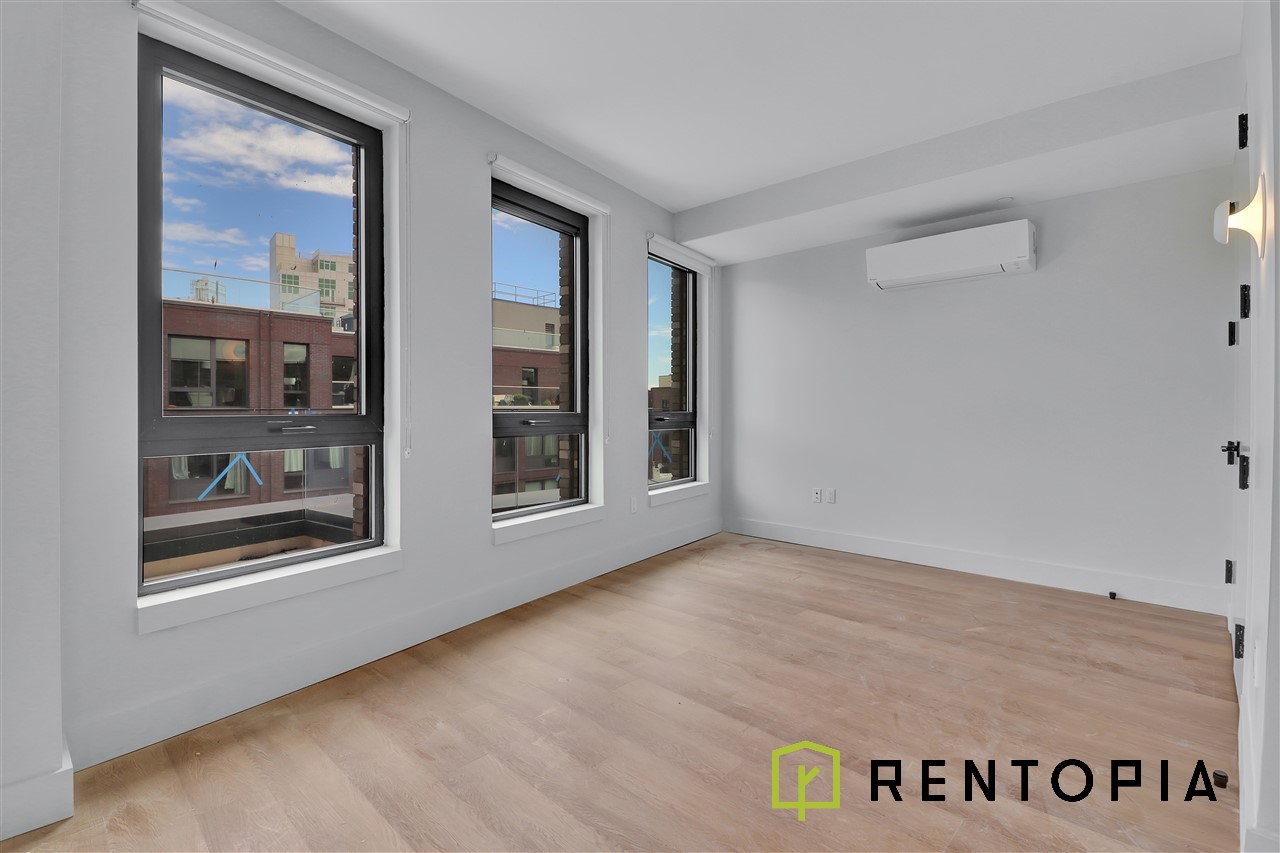 130 Hope Street — Unit interiors