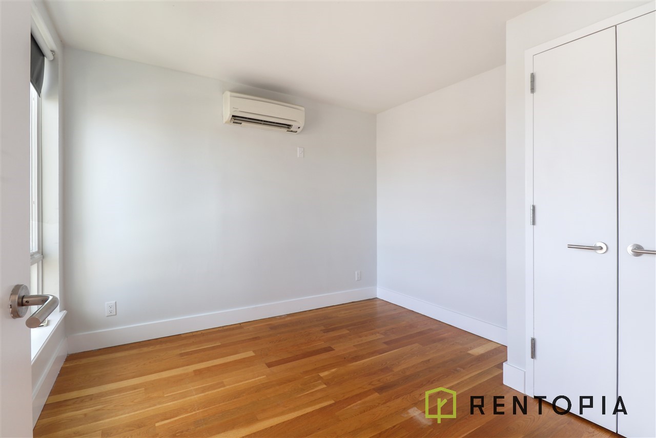1433 Dekalb Avenue — Unit interiors