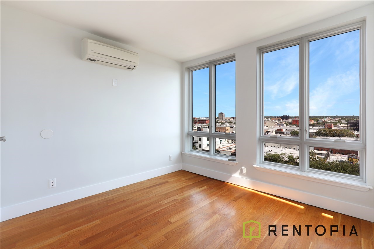 1433 Dekalb Avenue — Unit interiors