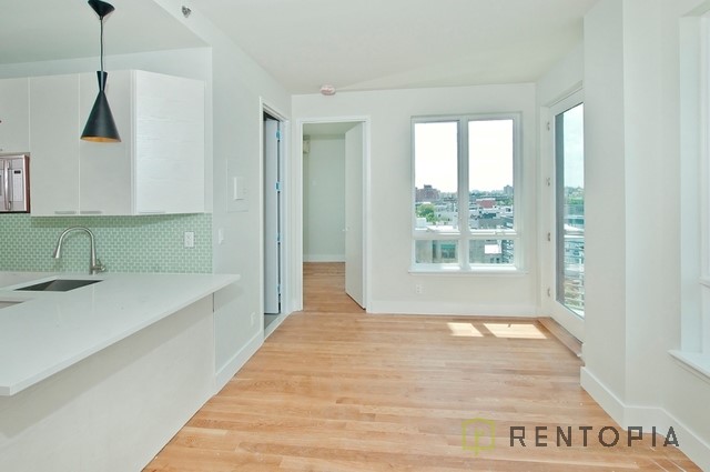 1433 Dekalb Avenue — Unit interiors