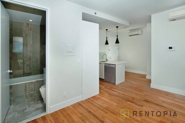 1433 Dekalb Avenue — Unit interiors