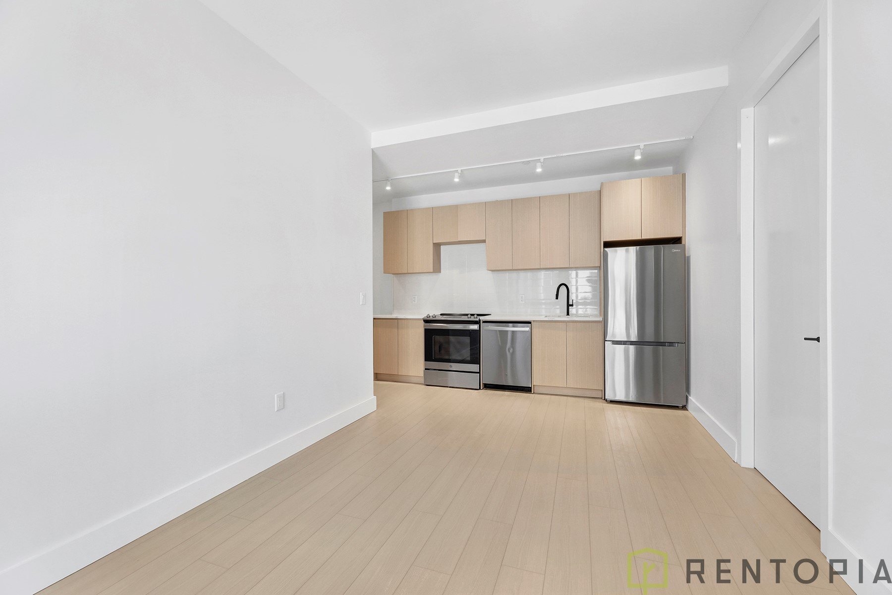 1634 Flatbush Avenue photo 6
