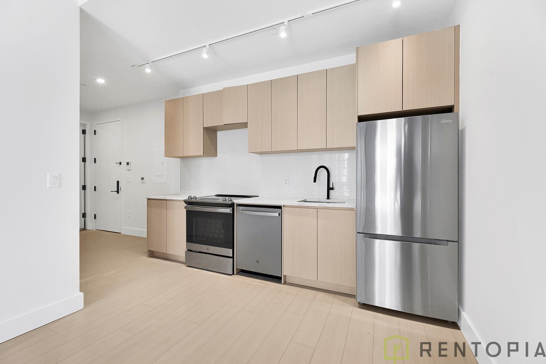 1634 Flatbush Avenue photo 4