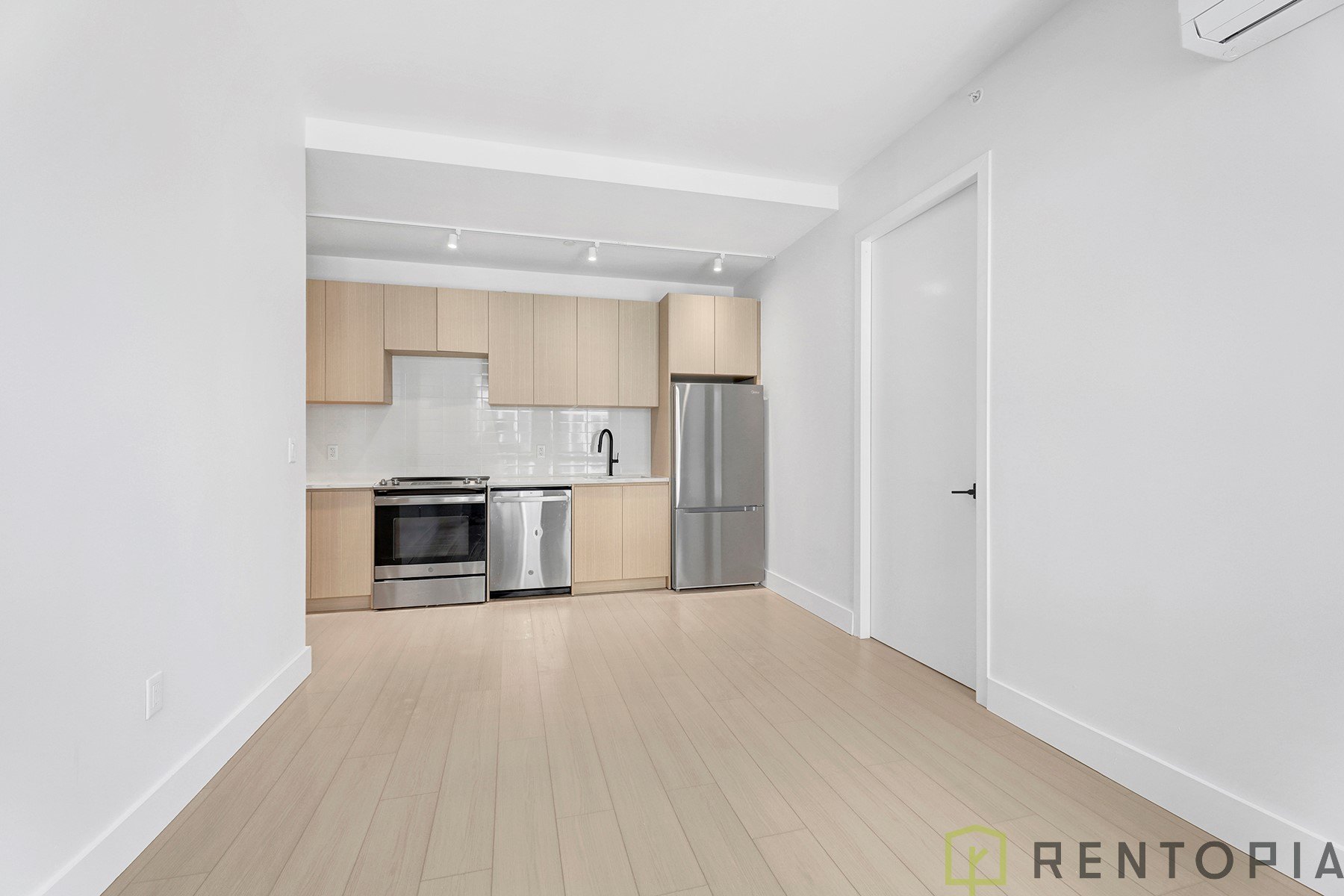 1634 Flatbush Avenue photo 5