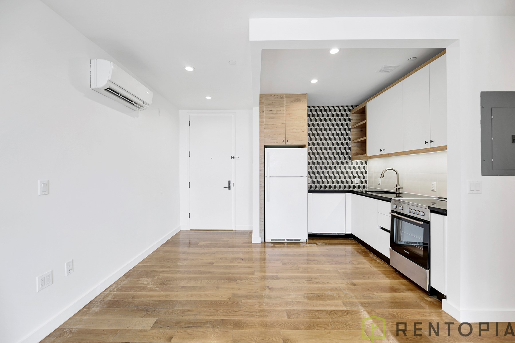 1875 Atlantic Avenue — Unit interiors