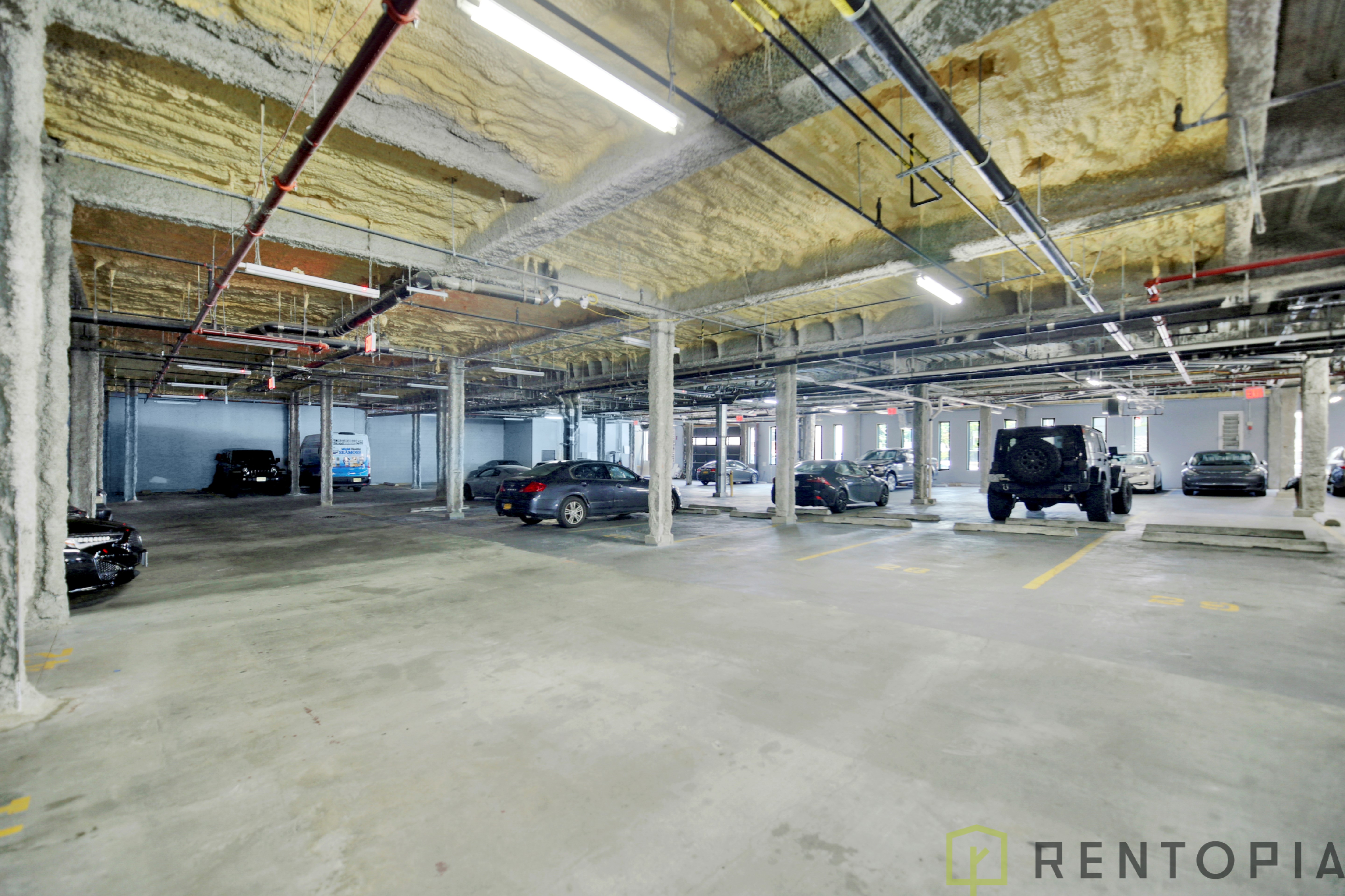 1875 Atlantic Avenue — Amenities