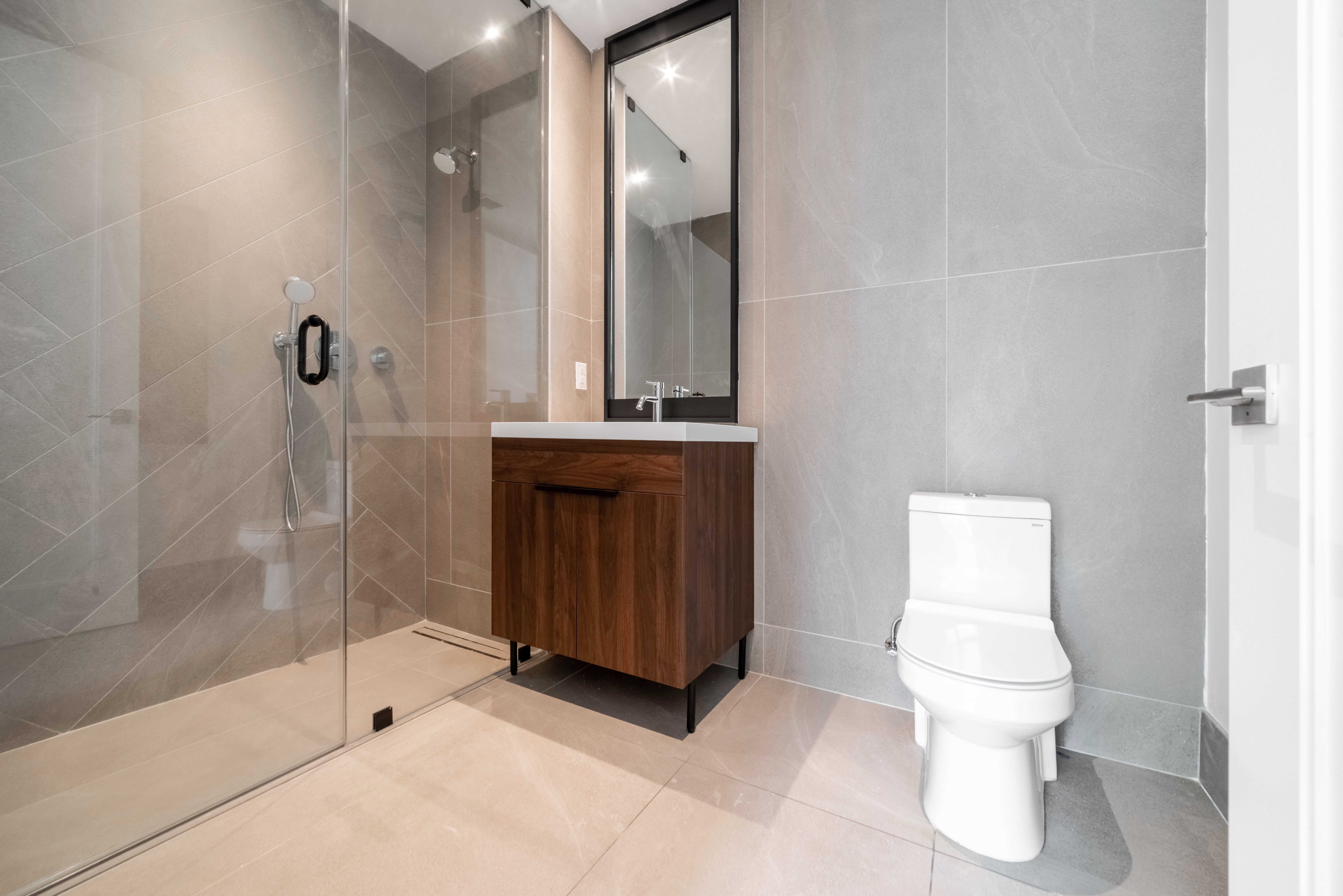 26-41 3 Street — Unit interiors