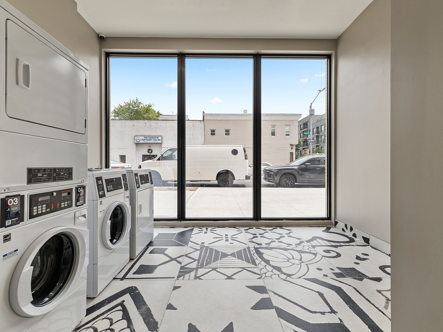 2605 Snyder Avenue photo 10