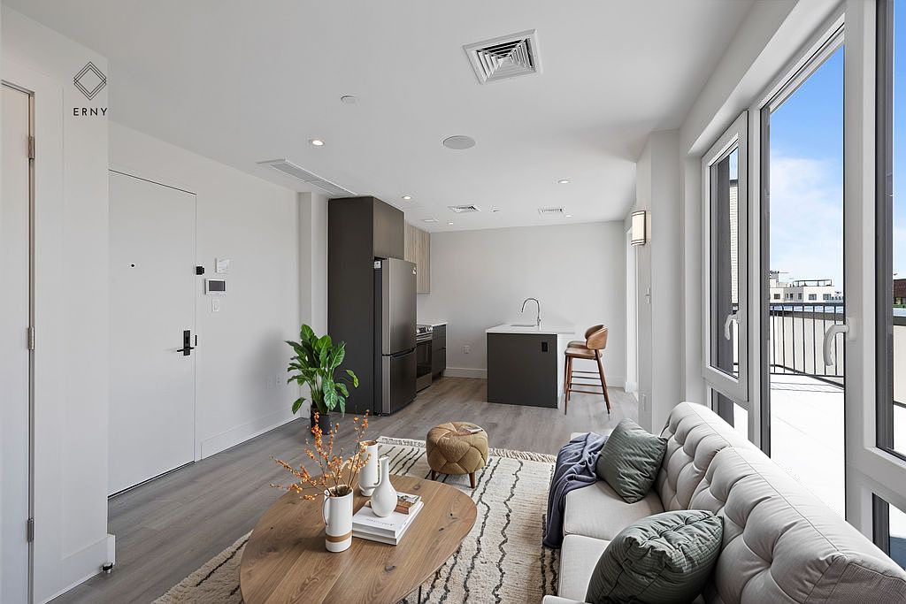 2605 Snyder Avenue photo 11
