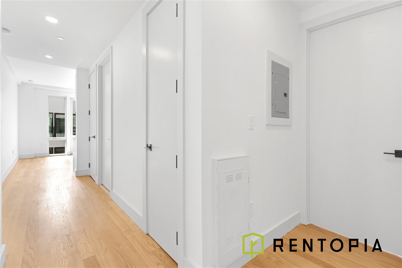 319 Lenox Road — Unit interiors