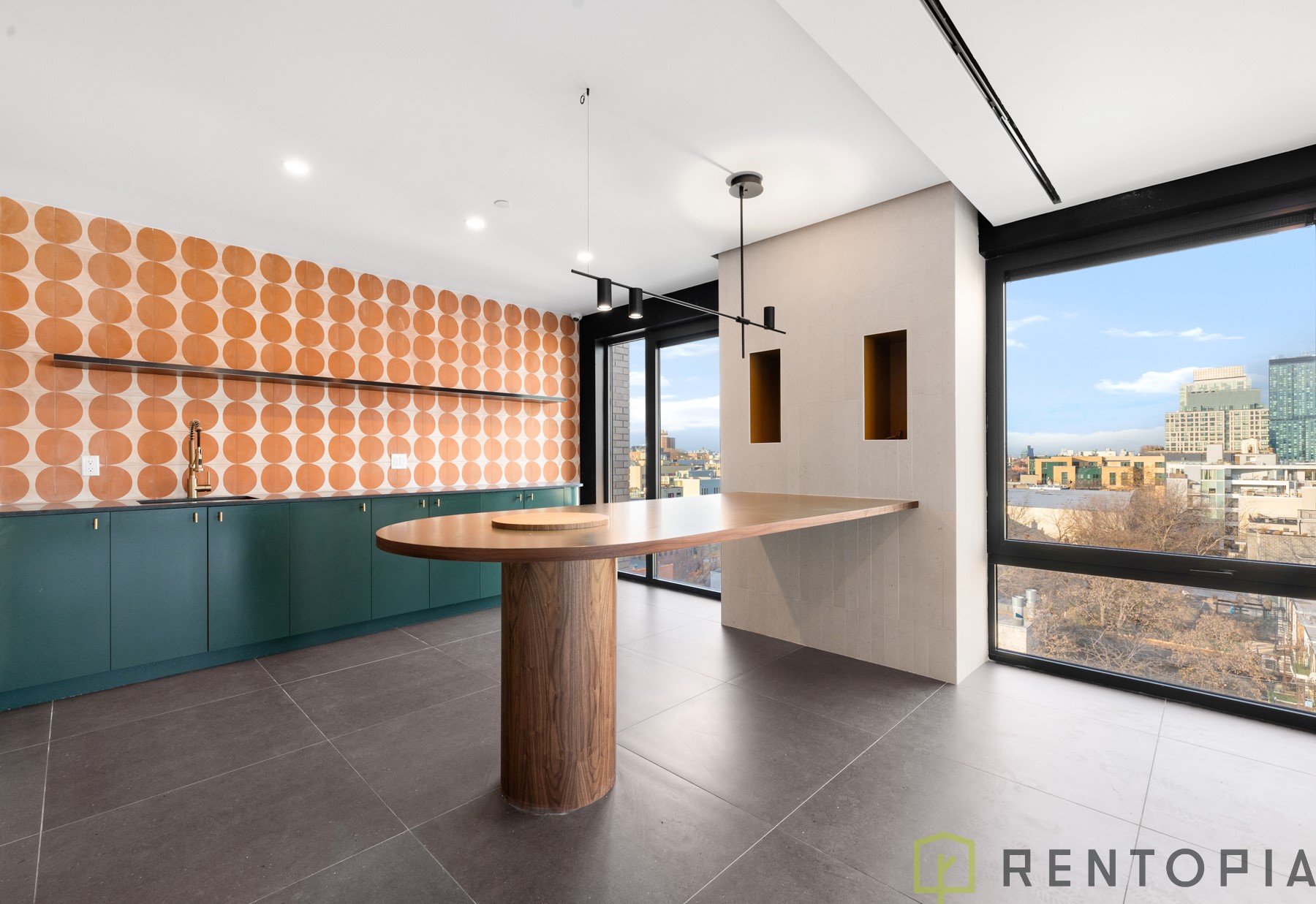 527 Grand Avenue — Amenities