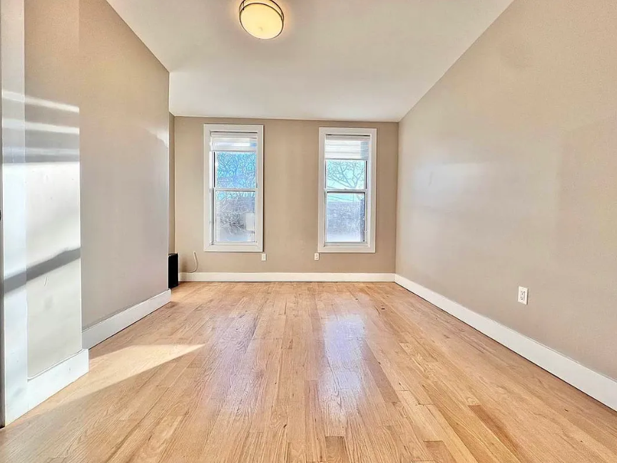 60-16 54 Place photo 6