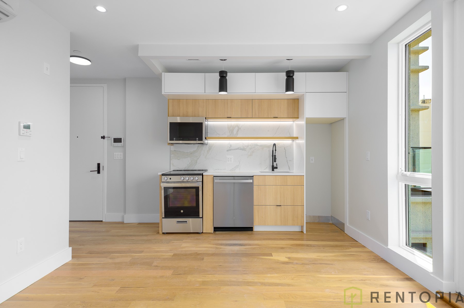 65 4 Avenue — Unit interiors