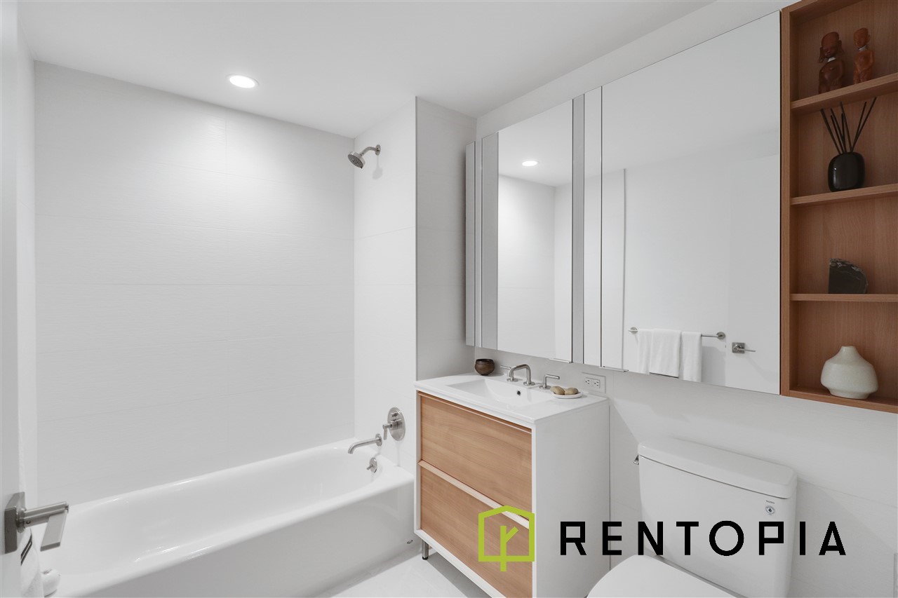 77 Commercial Street — Unit interiors