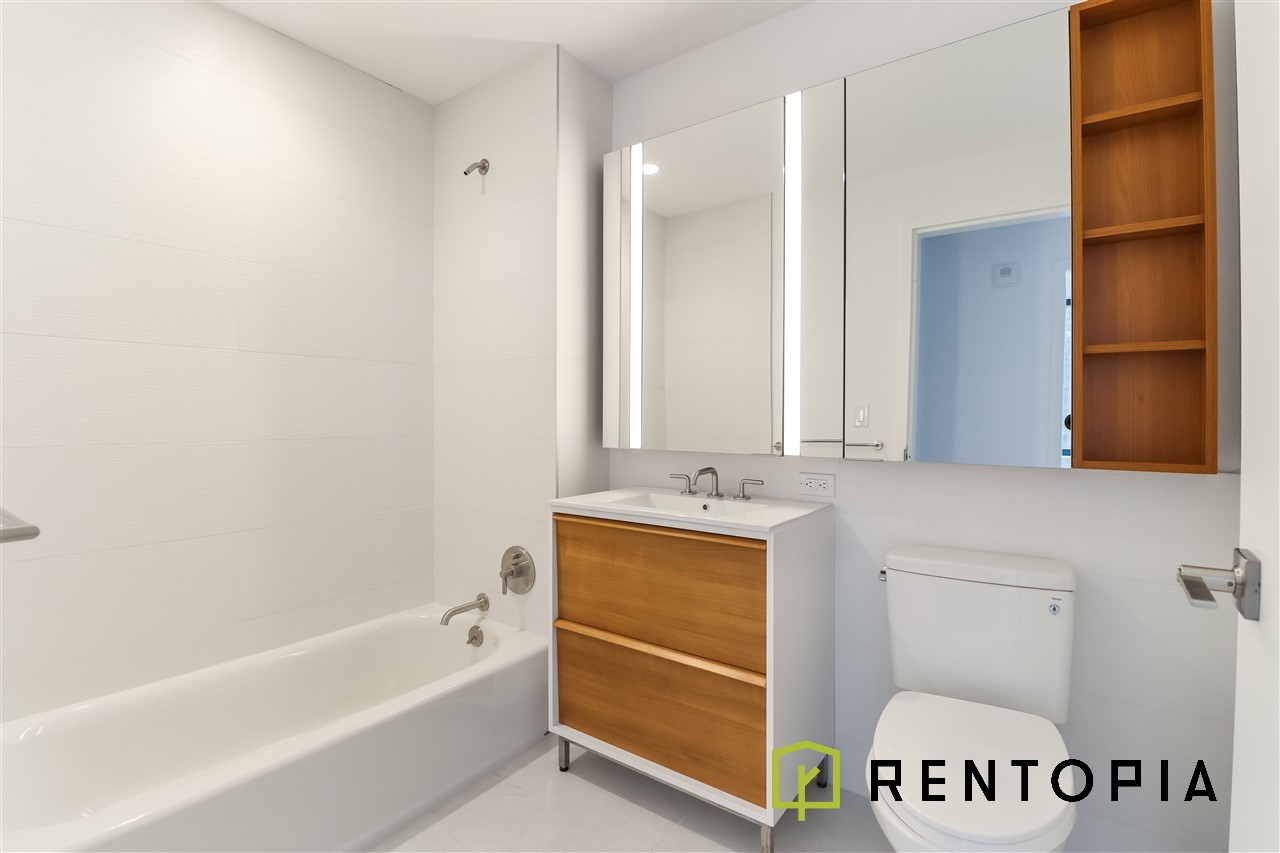 77 Commercial Street — Unit interiors