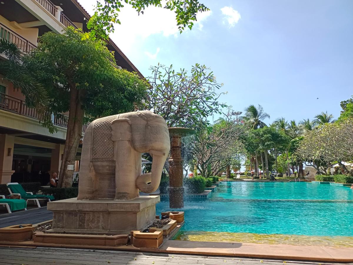Pool view at Avalon Beach Resort, Pattaya Thailand