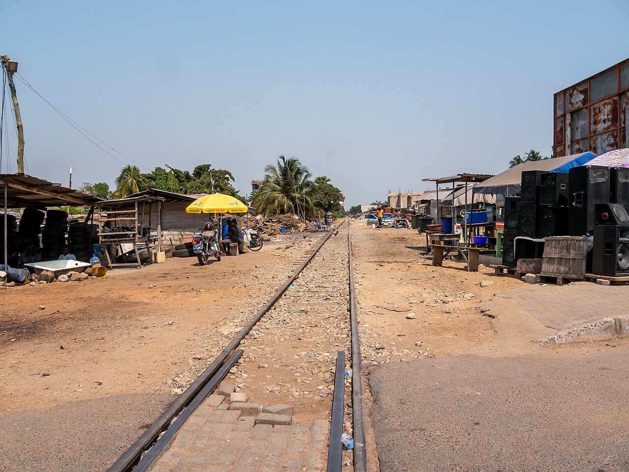 Tracks of Trade and Nationhood: Ghana's Railway History from the Gold Coast to the Republic cover image