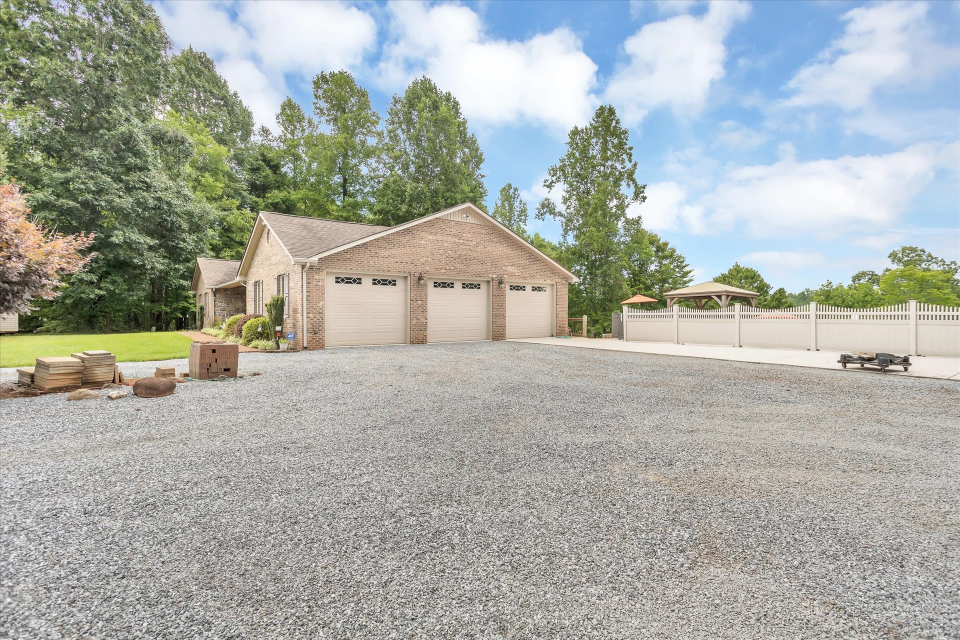 02-2305 Skyview Trail_02