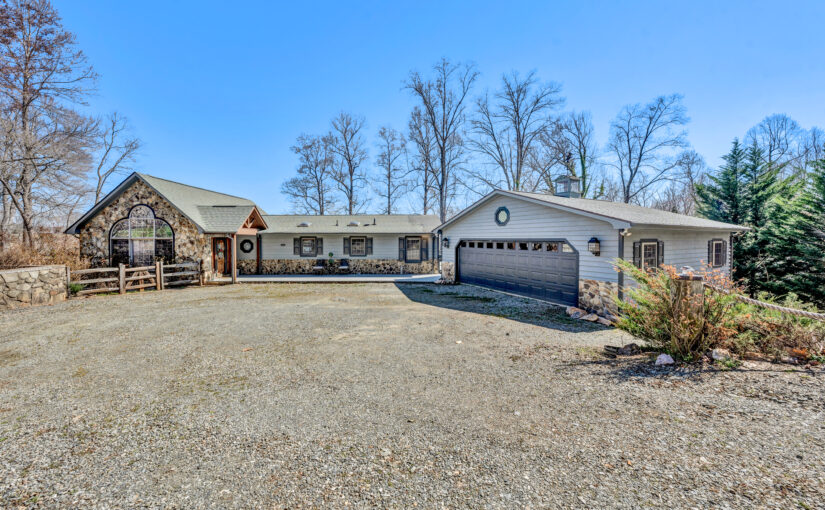 SOLD – For Sale: Beautiful Lakefront Home with Amazing Views