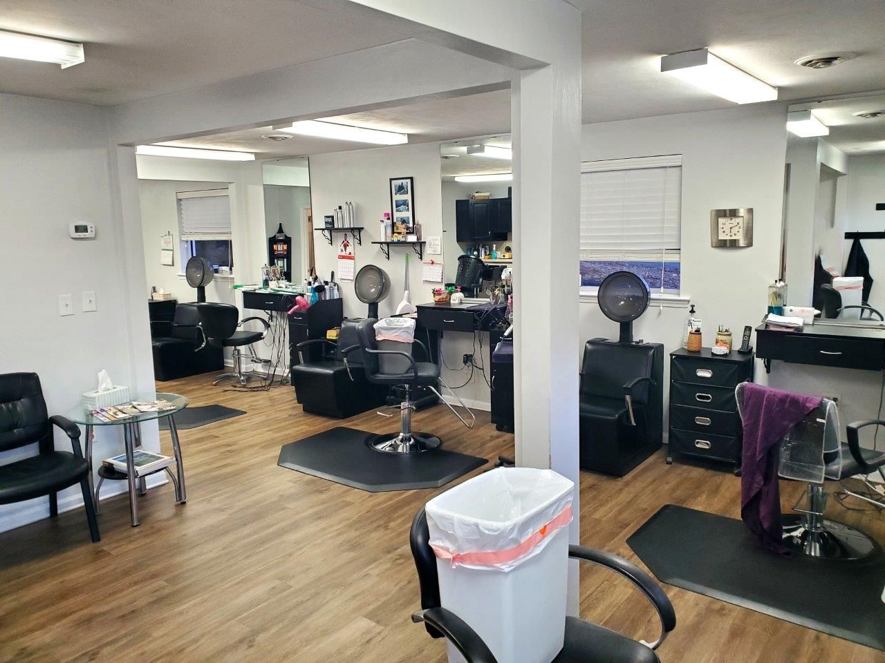 20250302_181318-Salon