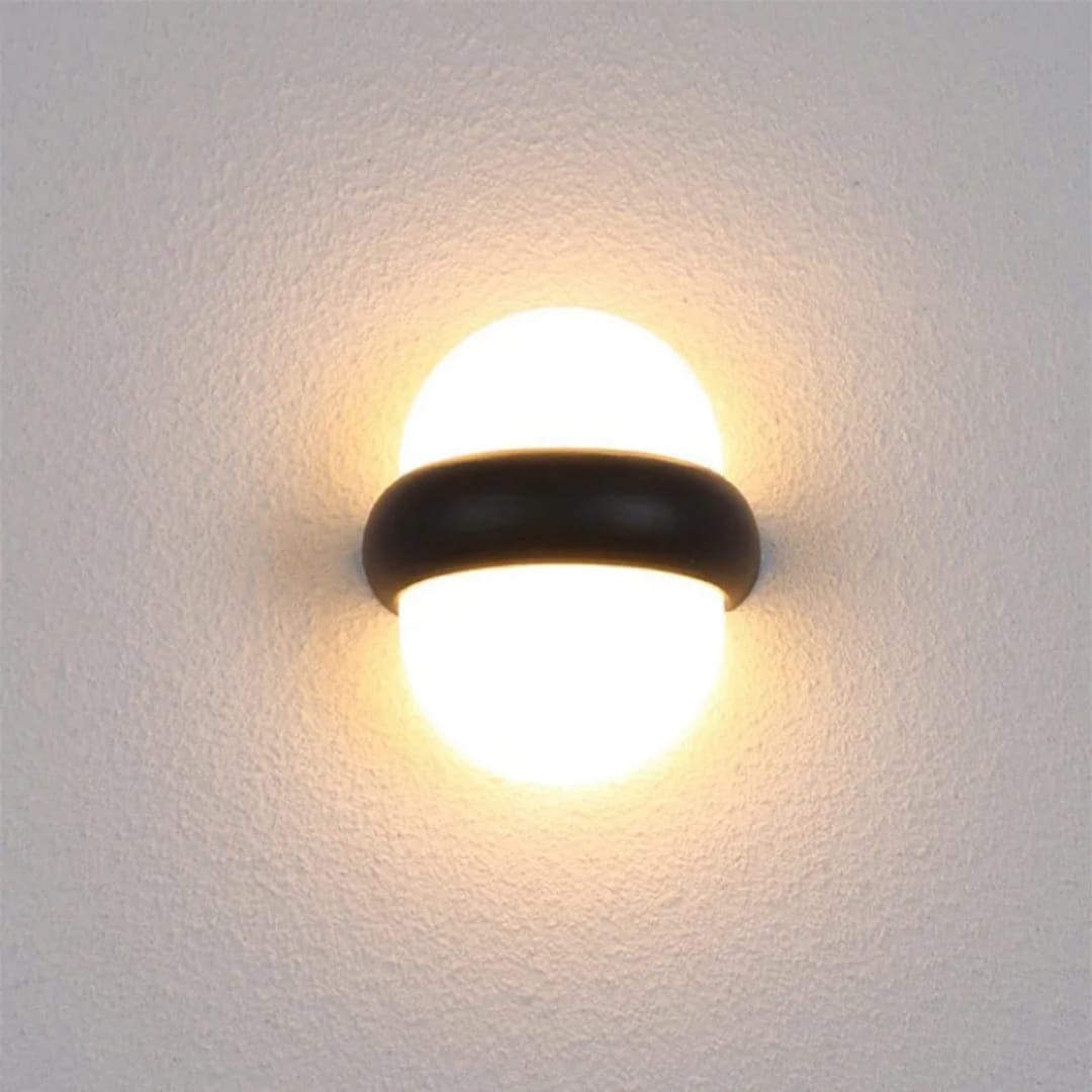 Decorative Black Gold Spiral LED Wall Light for Living Room and Hallway.
