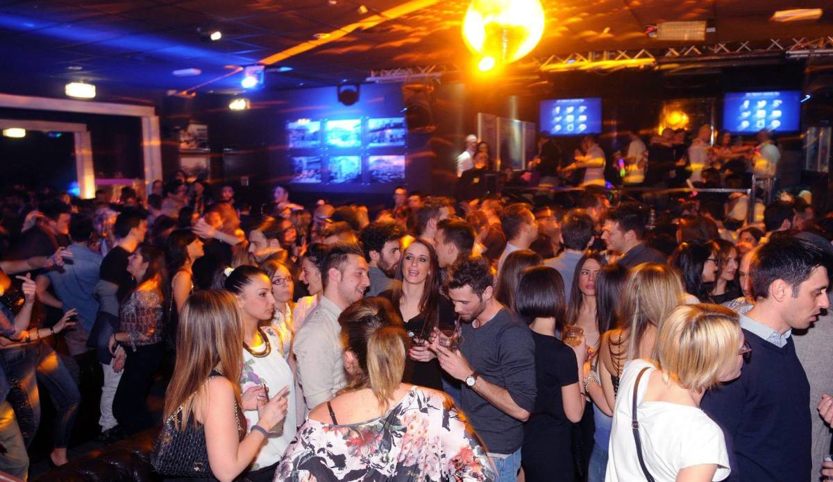 Milan Nightlife: Bars, Clubs & Where Locals Drink (Not Tourists)