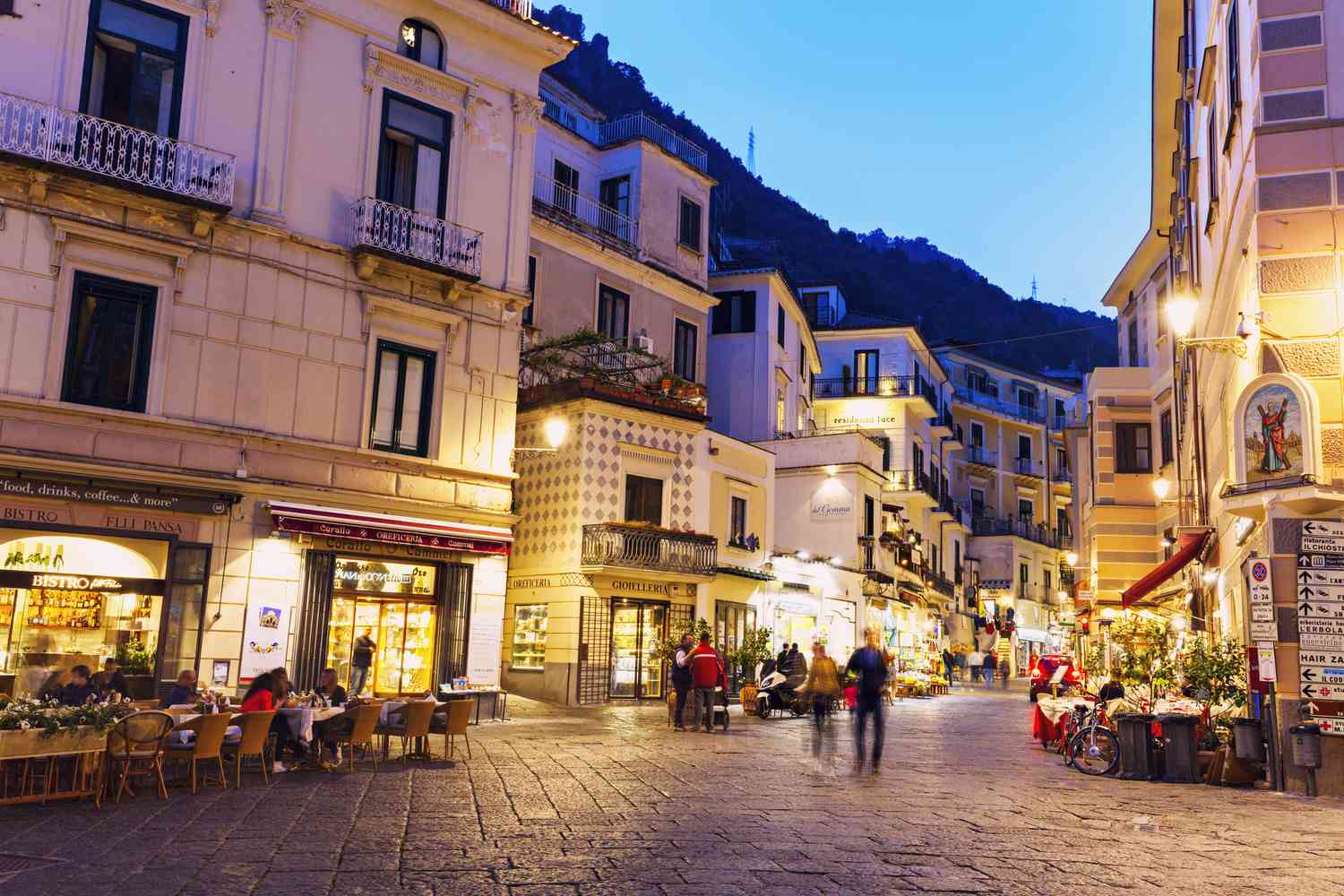 Milan Shopping Guide: Where to Buy, Outlets, Vintage Markets & Stores
