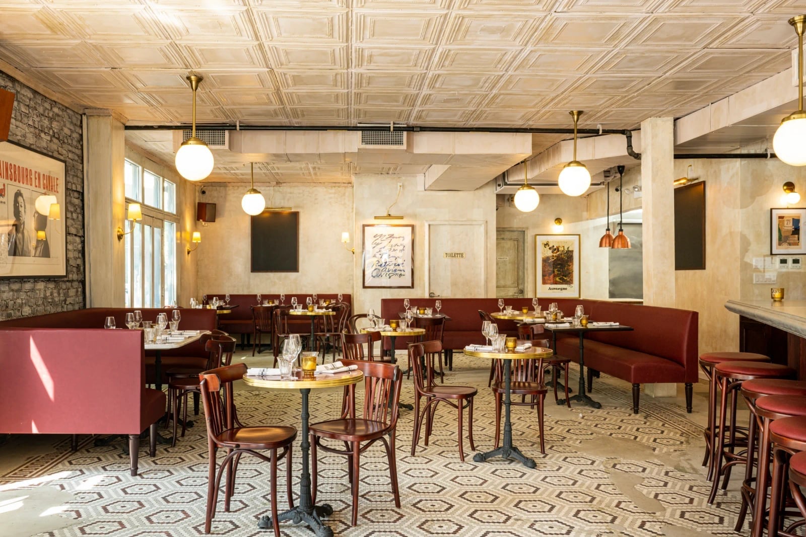 The Complete Paris Food Guide: Where Real Parisians Eat (Not Tourist Traps)
