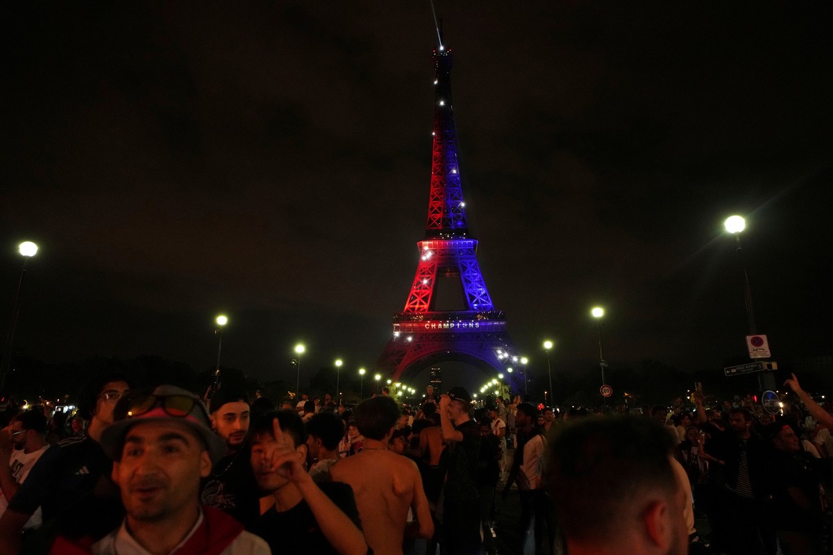 Guia de Vida Nocturna de París: Mejores Bares, Discotecas y Donde Realmente Salir