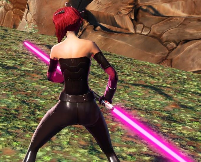 Meikiko-back-lightsaber
