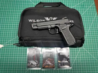 Wilson Combat SFT9 Double-Stack W lightrail and Ambi Safety with 4 mags