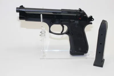 Beretta M9 9mm 4.9" BBL Semi Auto Pistol (2) 15+1 No Box Used