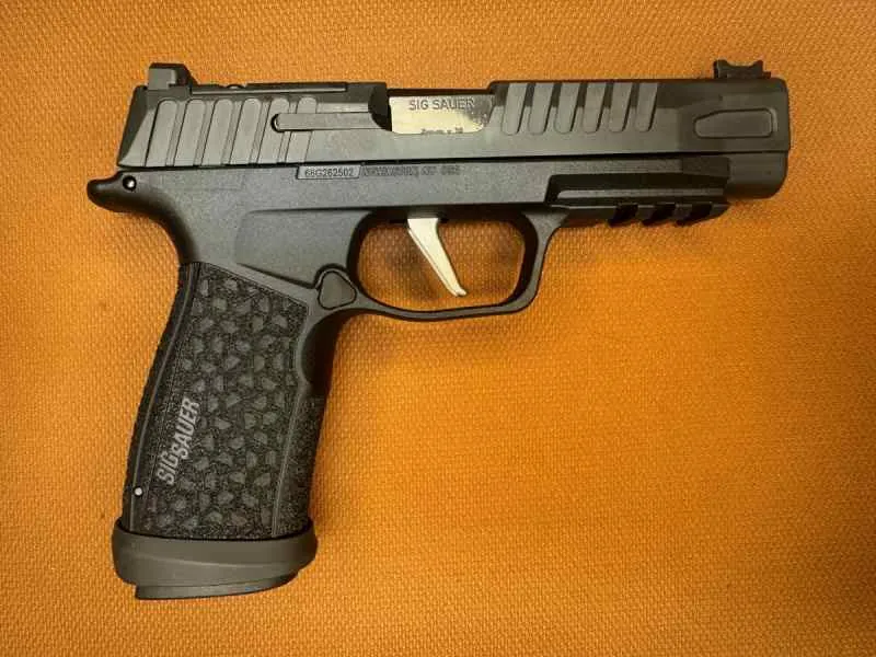 NEW IN BOX - Sig Sauer P365 Fuse - 9mm - 4.3" - OR for sale in Dallas Texas