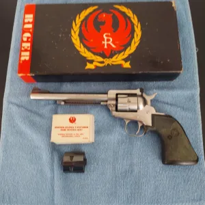 RUGER NEW MODEL SINGLE SIX (200TH YEAR OF AMERICAN LIBERTY COMM.) .22MAG