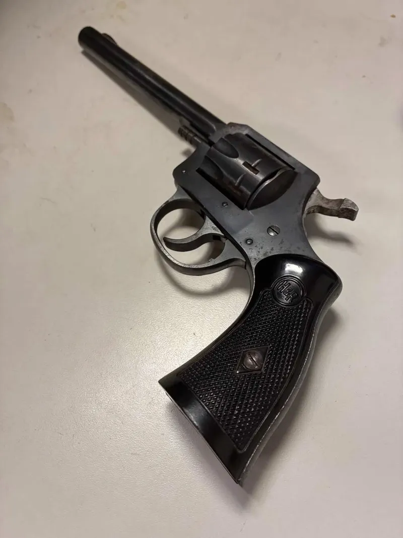 H&R Model 900 .22 Cal Double Action Revolver