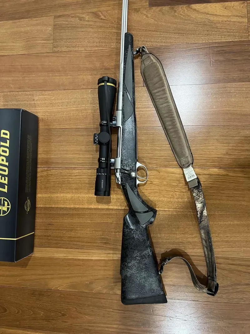Sako 85 Finlight 7mm REM Mag stainless 24”/Leupold VX5HD 3-15x44