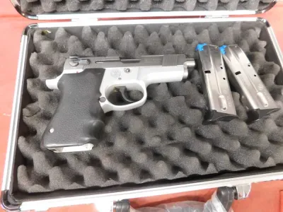 Smith & Wesson Performance Center 40 Recon 40 S&W