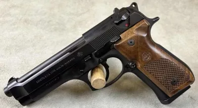Beretta 92FS 9MM 5" BBL W/5 Mags & Extra Grips *USED*