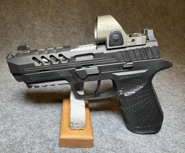 Sig P320 Compact 9mm - Compensated Wilson Combat Trijicon SRO - Gently Used