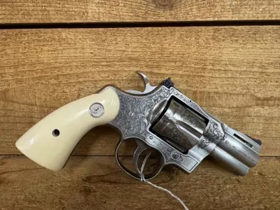 Colt Python .357 Mag 2.5" Engraved/Holly TGW 098289000309