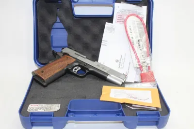 Smith & Wesson Sw1911 Pro Semi-Auto 45 ACP
