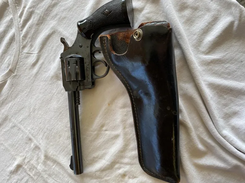 WTS -H&R 929 9 shot .22