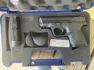 Smith & Wesson M&P9C, 9mm, w/box, excellent! PENNY START! Current Bid $77.00 4d 18h | 5 Bids