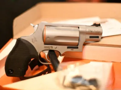 Taurus Public Defender 45LC/.410 2" 5 Rd, Matte Stainless/Black grip
