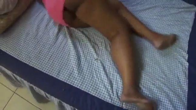 Diarista coroa rabuda dando de 4