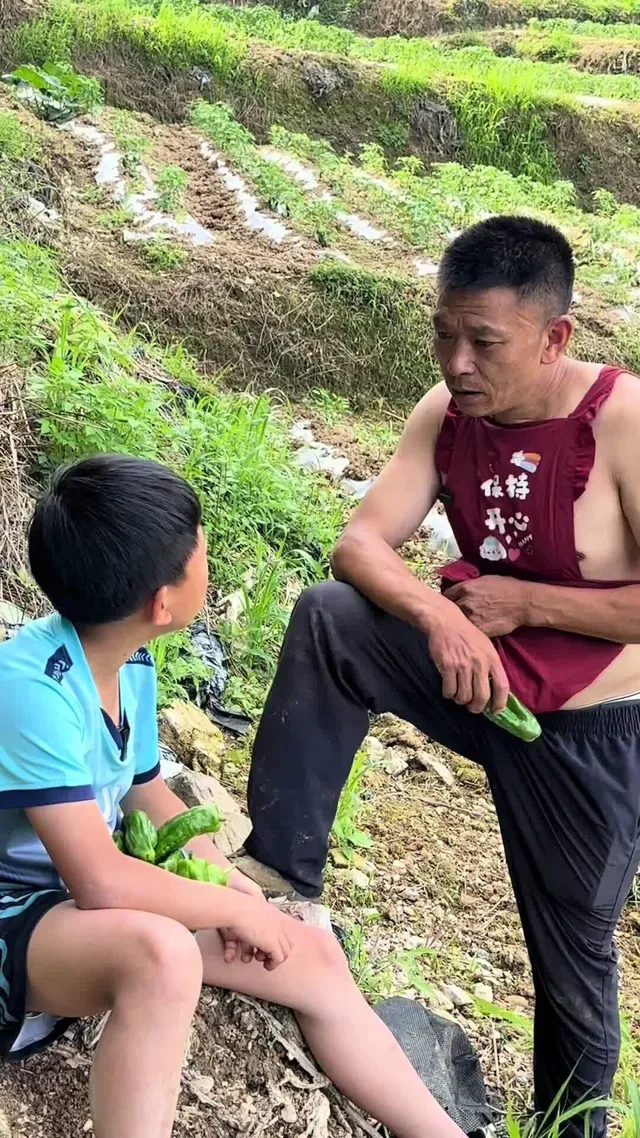 Douyin video: Do you want to take your mom's things? by Country Family (Xuan)