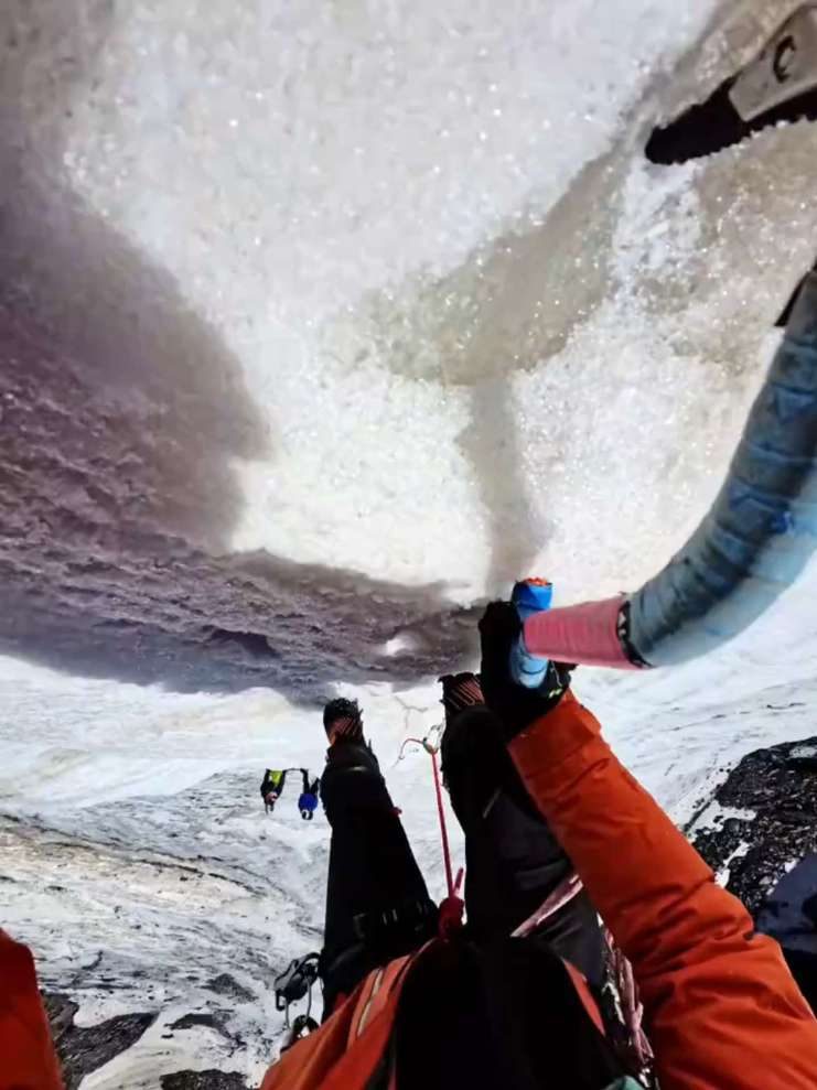 Douyin video: Immersive Experience of Climbing the Ice Wall at Xiaqiangla: A First-Person Perspective! by Exploring Outdoors - A Bing