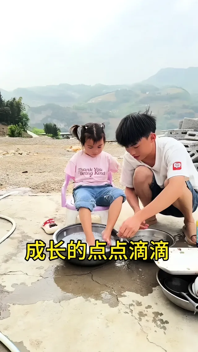Douyin video: Documenting every little moment of my baby by Ruirui and Mom