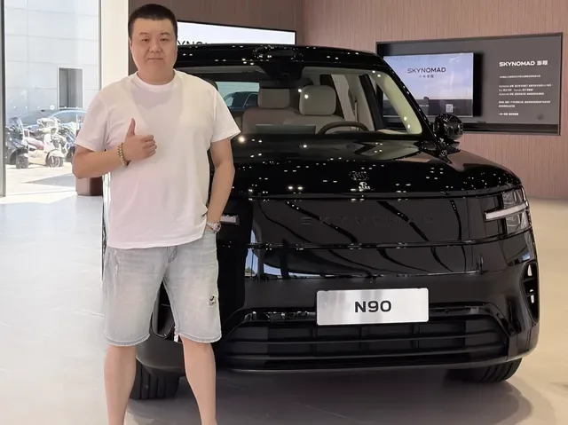 Douyin video: Xiaomi Pengcheng N90: Love at First Sight for Old Ding by Pengcheng Old Ding (Waiting for the Car)