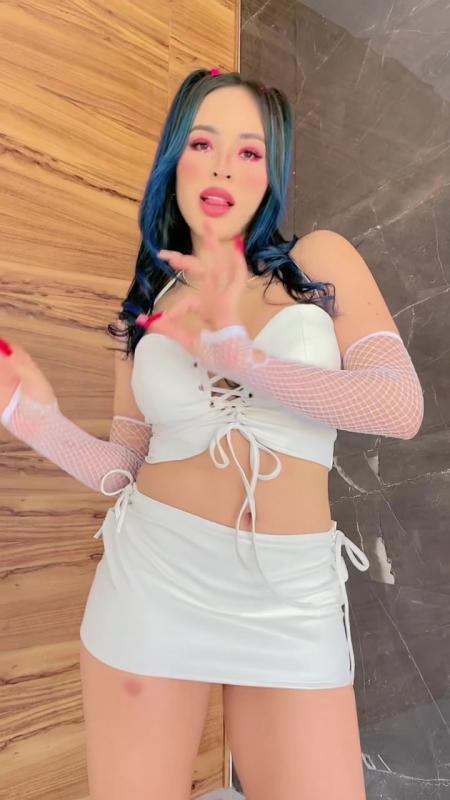 TikTok video by @karla.bustillos using the sound Marisola (Remix)